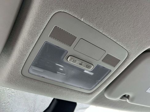 Used 2023 Hyundai Venue SE image 36