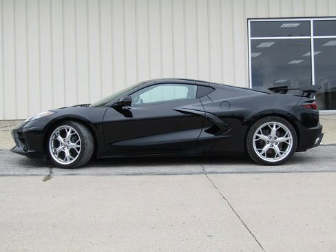 Used 2023 Chevrolet Corvette Stingray Coupe w/ 1LT image 7