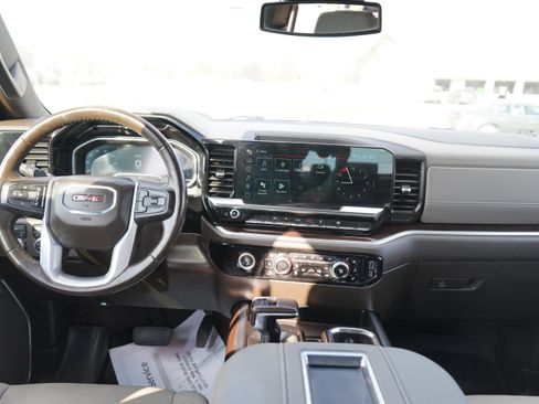 Used 2022 GMC Sierra 1500 SLT w/ SLT Convenience Package image 22