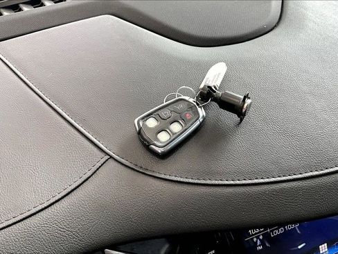 Used 2019 Cadillac Escalade Premium Luxury image 12