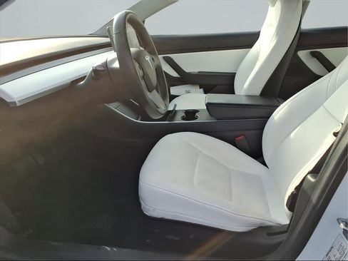 Used 2019 Tesla Model 3 image 17