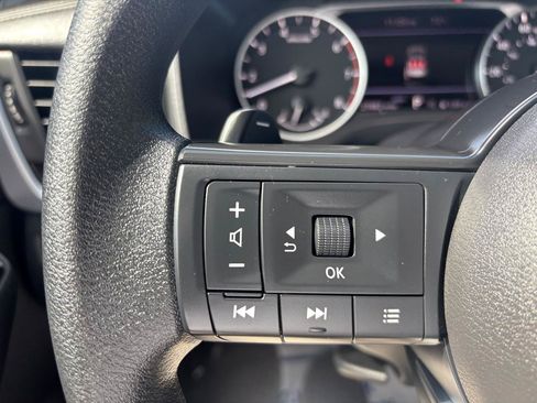 Used 2024 Nissan Rogue S AWD/4WD image 15