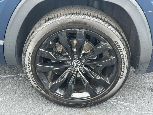 Used 2021 Volkswagen Atlas SEL R-Line FWD image 18