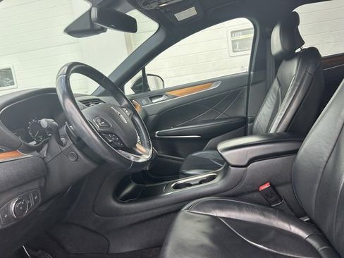 Used 2019 Lincoln MKC Reserve w/ MKC Climate Package image 8