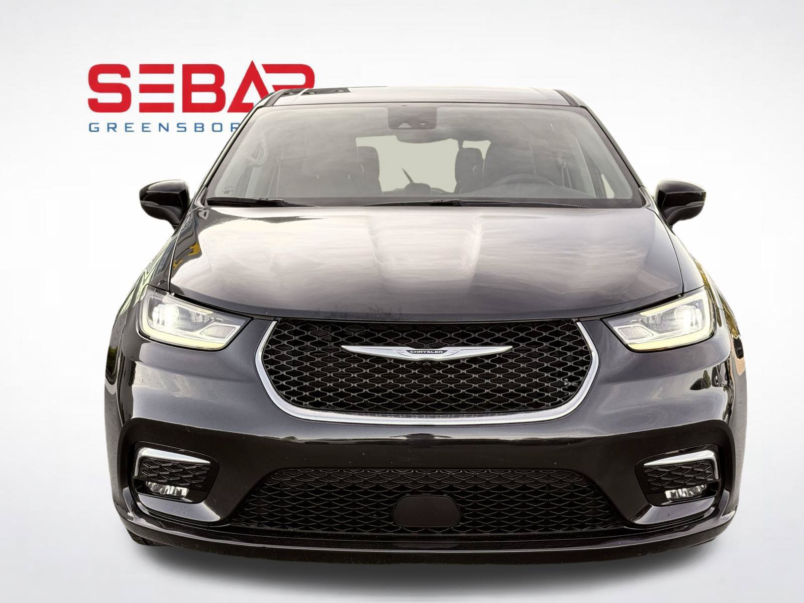 Used 2023 Chrysler Pacifica Touring-L FWD image 6