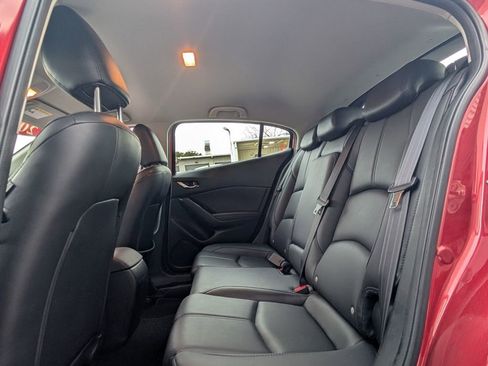 Used 2018 MAZDA MAZDA3 Touring image 12
