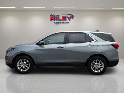 Used 2023 Chevrolet Equinox LT image 2
