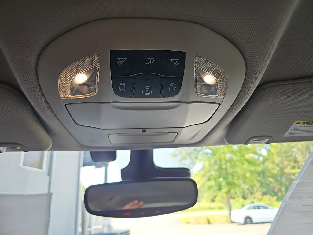 Used 2018 Chrysler Pacifica Touring-L Plus w/ Advanced Safetytec Group FWD image 33