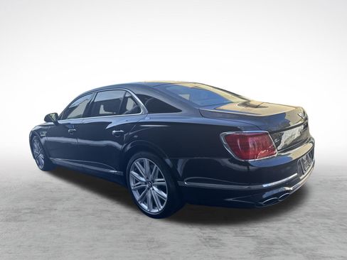 Used 2023 Bentley Flying Spur V8 image 3
