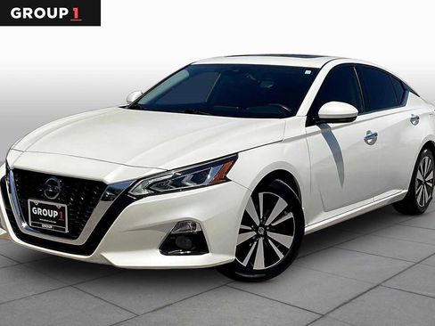 Used 2019 Nissan Altima 2.5 SV FWD image 1