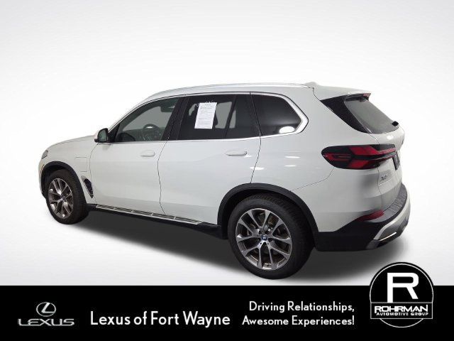 Used 2025 BMW X5 xDrive50e AWD/4WD image 11