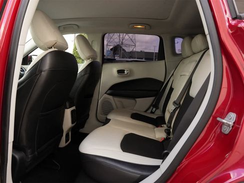 Used 2018 Jeep Compass Latitude w/ Popular Equipment Group image 18