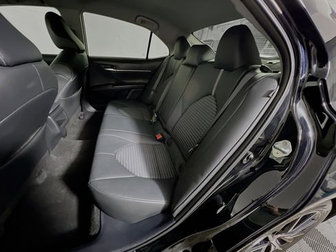 Used 2024 Toyota Camry SE image 28