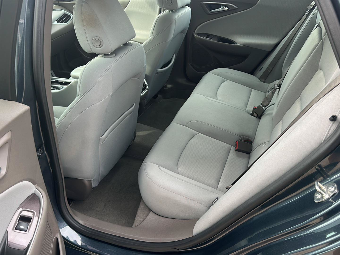 Used 2021 Chevrolet Malibu LT FWD image 16