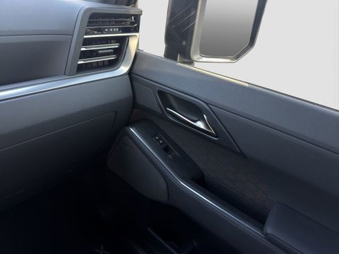 Used 2024 Lexus GX 550 w/ Accessory Package (Z1) AWD/4WD image 28