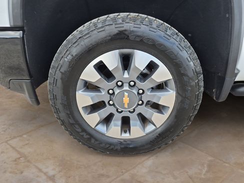 Used 2023 Chevrolet Silverado 2500 Custom w/ Custom Value Package AWD/4WD image 27