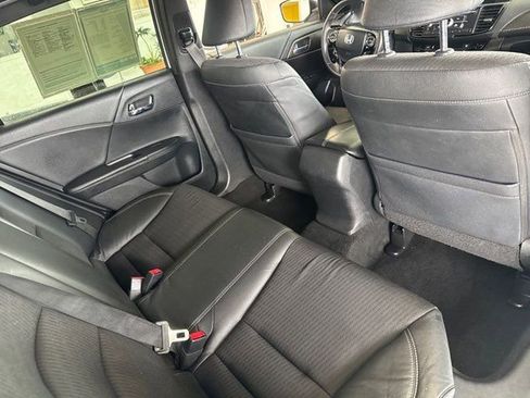 Used 2017 Honda Accord Sport image 11