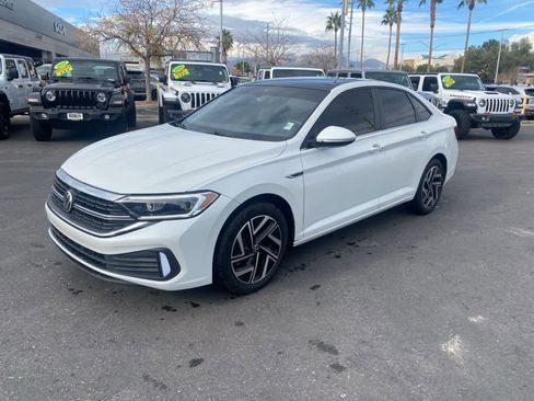 Used 2023 Volkswagen Jetta SEL image 1