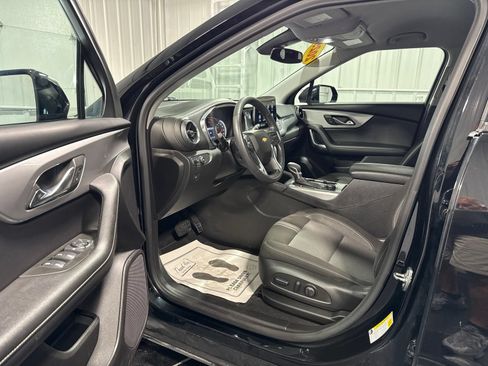 Used 2025 Chevrolet Blazer LT AWD/4WD image 19