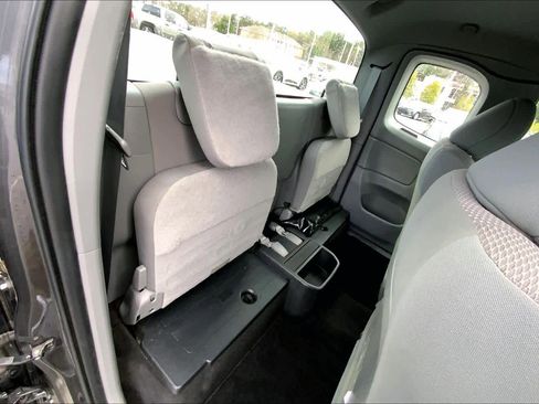 Used 2014 Toyota Tacoma 2WD Access Cab image 16