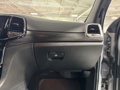 Used 2020 Jeep Grand Cherokee Altitude image 45