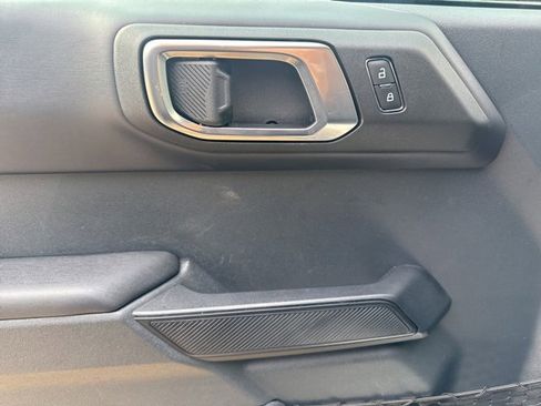 Used 2025 Ford Bronco Outer Banks image 19