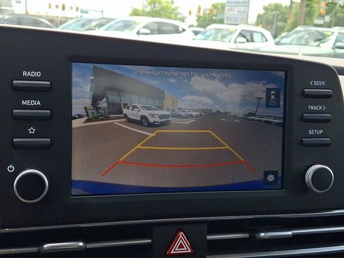 Certified 2023 Hyundai Elantra SEL FWD image 17