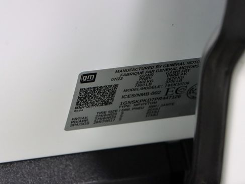 Used 2023 Chevrolet Tahoe Z71 w/ Luxury Package image 39