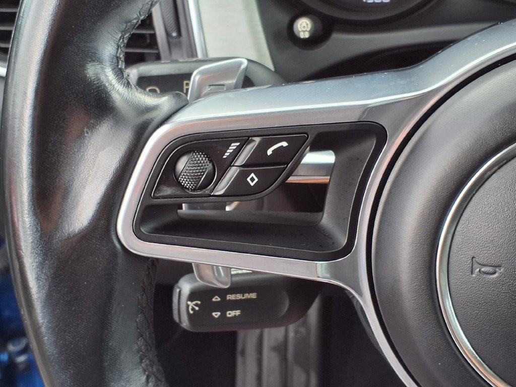 Used 2017 Porsche Macan Turbo AWD/4WD image 35
