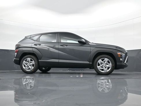 New 2026 Hyundai Kona SE image 24