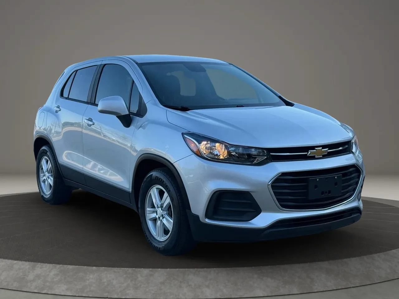 Used 2020 Chevrolet Trax LS w/ Tint and Cruise Package FWD image 8