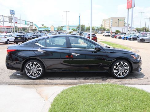 Used 2025 Nissan Altima 2.5 SL image 12