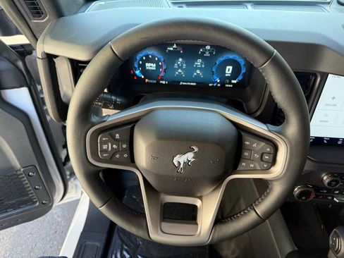 New 2025 Ford Bronco Badlands image 2