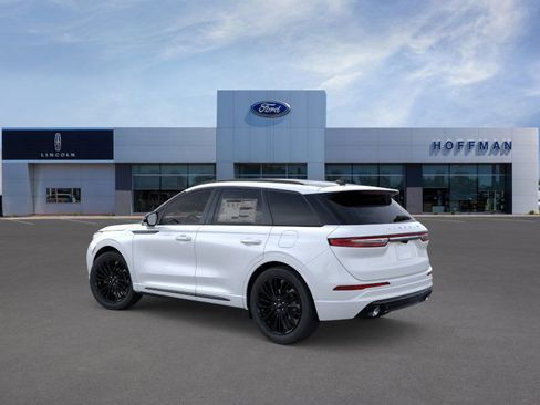 New 2026 Lincoln Corsair Reserve w/ Jet Appearance Package image 4