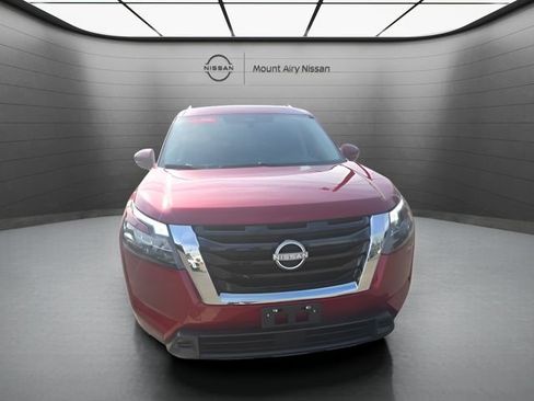 Certified 2024 Nissan Pathfinder SV AWD/4WD image 1