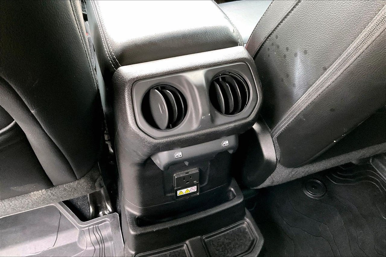 Certified 2018 Jeep Wrangler Unlimited Sahara w/ Dual Top Group AWD/4WD image 16