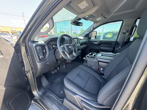 Used 2023 Chevrolet Silverado 2500 Custom w/ Custom Value Package image 7