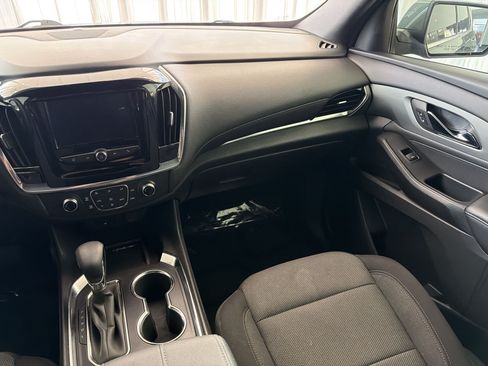 Used 2023 Chevrolet Traverse LT FWD image 29