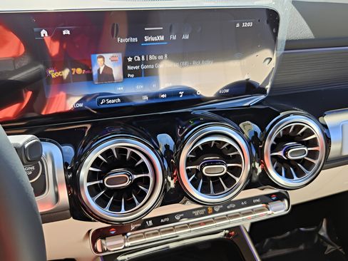 New 2026 Mercedes-Benz GLB 250 image 32