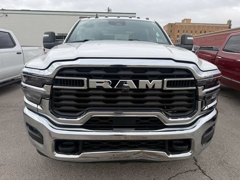 Used 2025 RAM 3500 Tradesman w/ Chrome Appearance Group RWD image 6