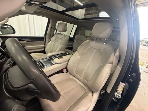 Used 2024 Jeep Wagoneer L 4WD w/ Premium Group I image 5
