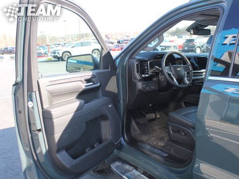 Certified 2025 Chevrolet Silverado 1500 LTZ w/ Z71 Off-Road Package image 10