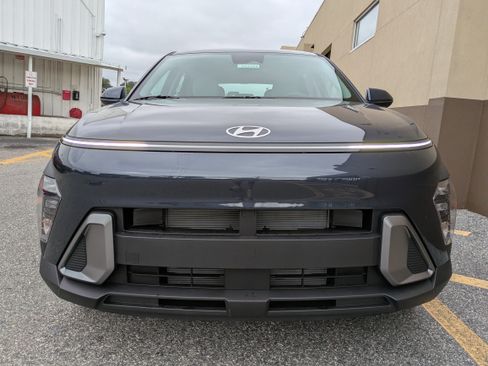 New 2026 Hyundai Kona SE image 11
