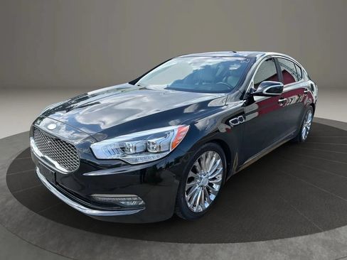 Used 2017 Kia K900 Luxury w/ VIP Plus Package RWD image 1