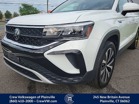 Certified 2023 Volkswagen Taos SE w/ Panoramic Sunroof Package AWD/4WD image 24