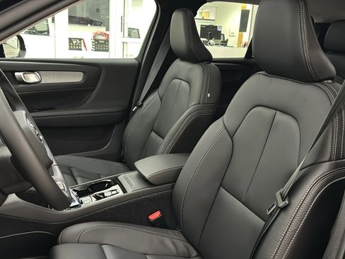 Used 2026 Volvo XC40 B5 Plus w/ Protection Package Premier image 23