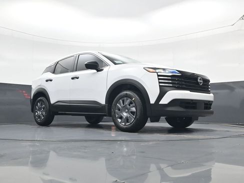 New 2026 Nissan Kicks S image 15