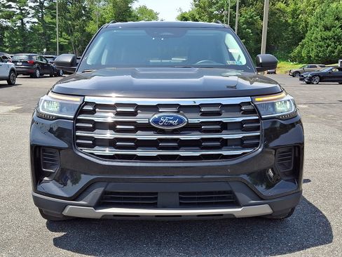 Certified 2025 Ford Explorer Active AWD/4WD image 2