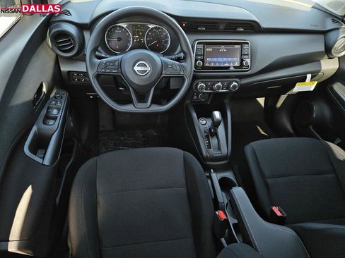 New 2025 Nissan Kicks Play S image 15
