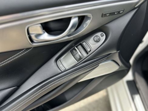 Used 2018 INFINITI Q60 3.0t Luxe w/ Sensory Package 3.0T Luxe RWD image 17